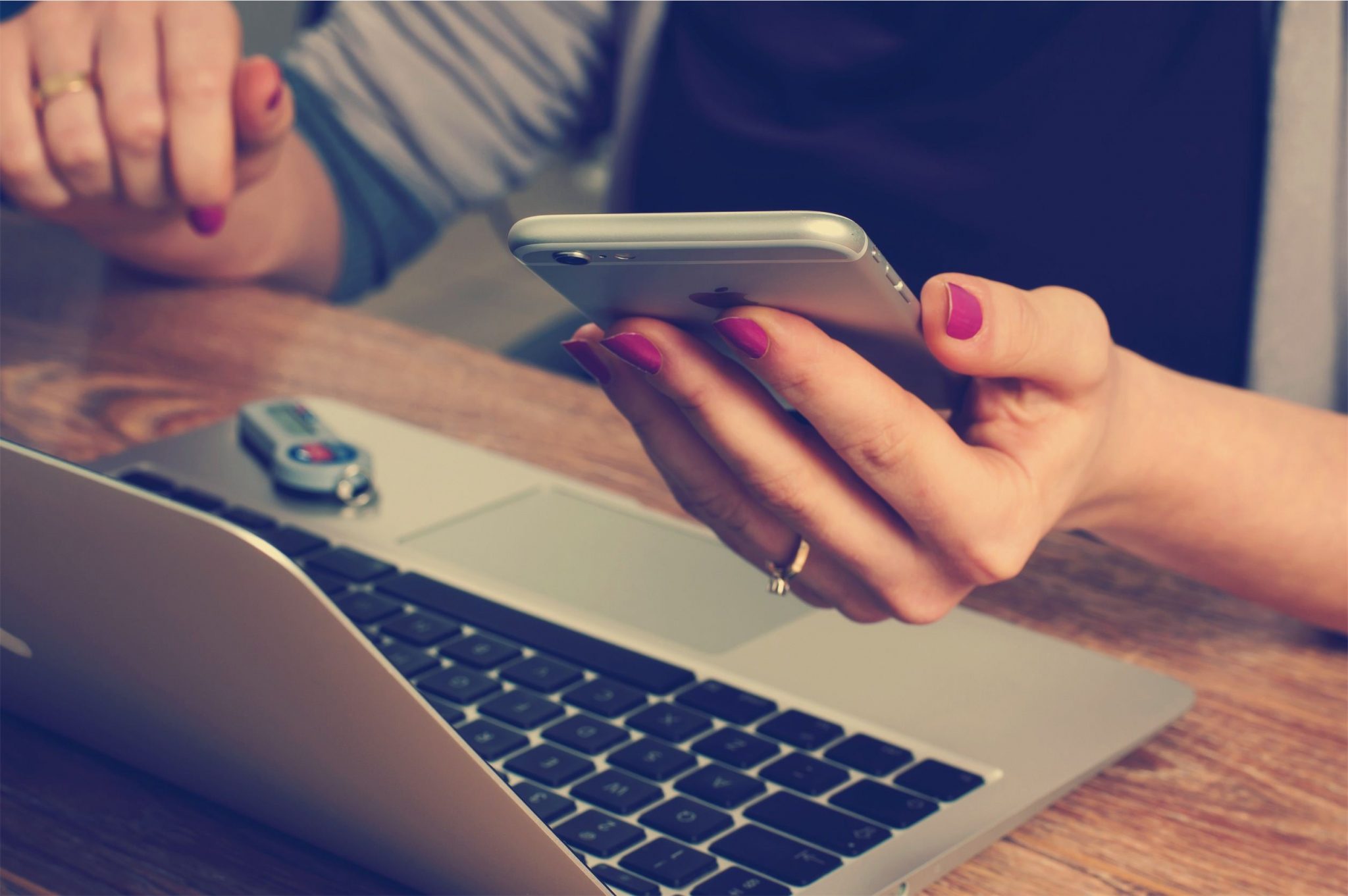 Modern Workers: Internet Makes Us More Productive