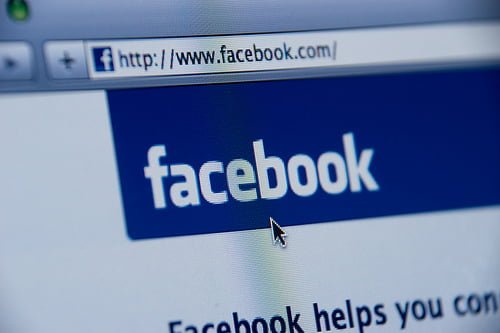 Facebook tweaks its Features, Universal Search Blows Twitter!
