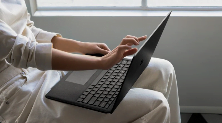 Surface Laptop 2 Review