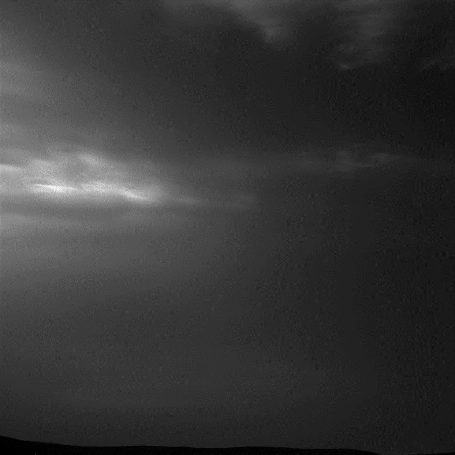 NASA Clouds Mars Curiosity Rover 