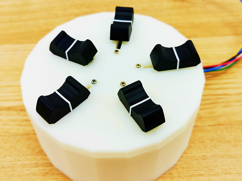 lickable device Norimaki Synthesizer