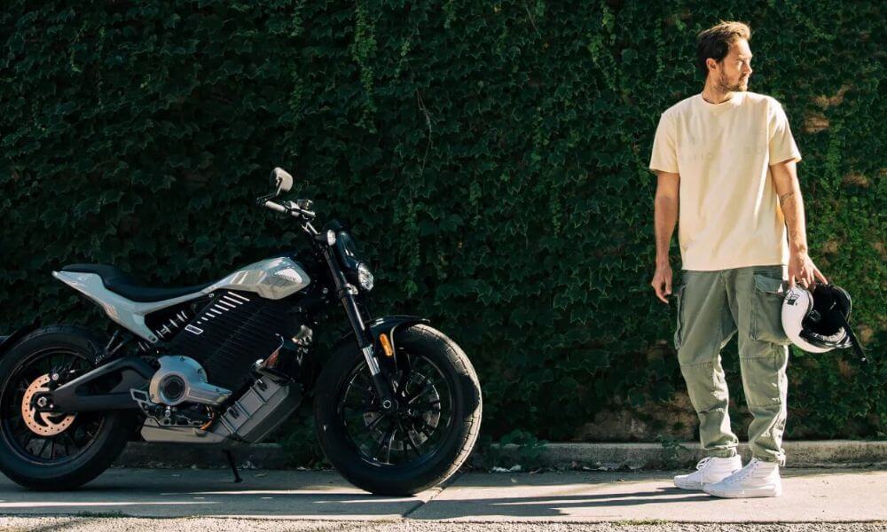 Harley-Davidson S2 DEL MAR Sets the Road on Fire