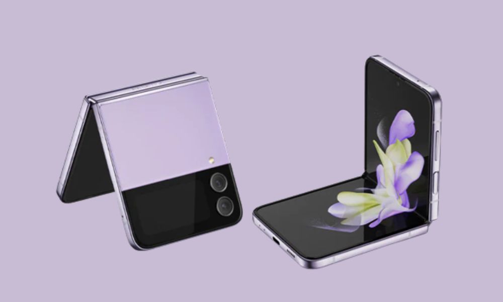 Galaxy Z Flip 4 vs Motorola Razr Plus