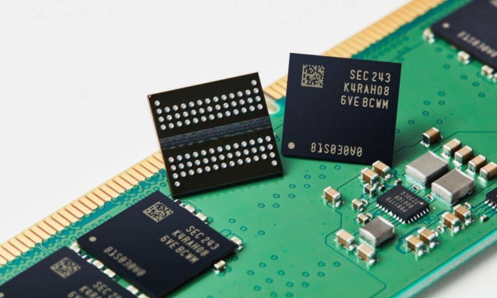 Samsung Q2 profit drop