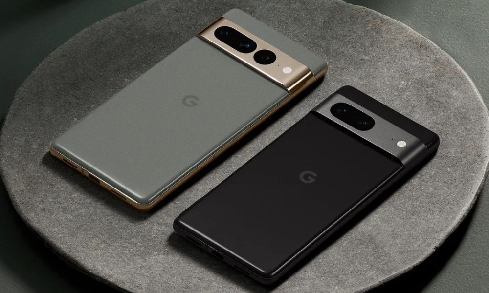 Leaked Pixel 8 Pro Specs Bring the Heat Down on the Upcoming iPhone 15 Launch