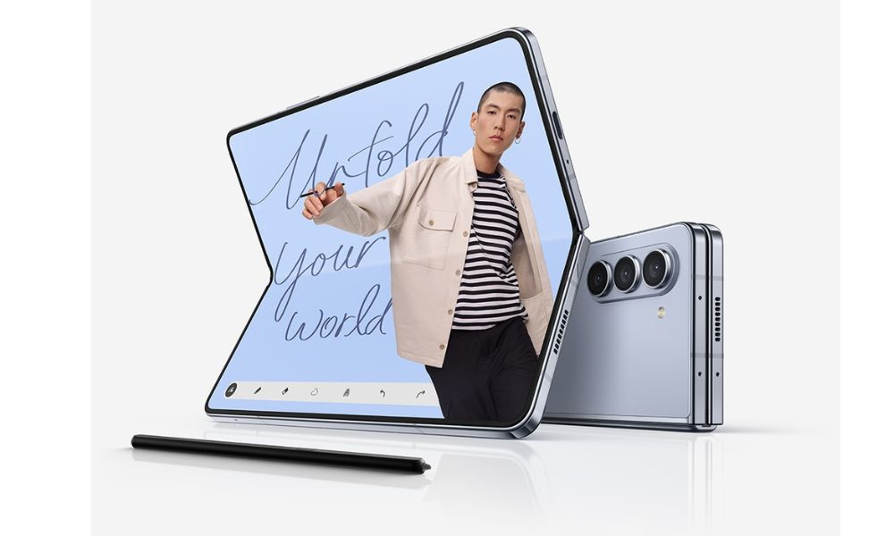 Making Flip Phones Cool Again—Best Foldable Phones in 2023