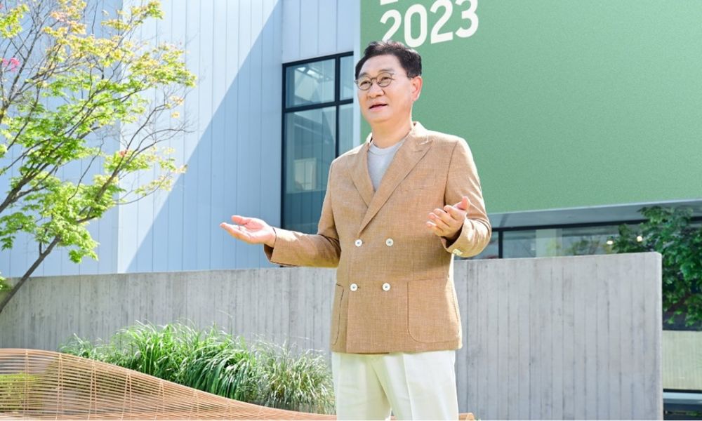 Samsung Galaxy S24 Leaks Suggest Flat Screens Are Back