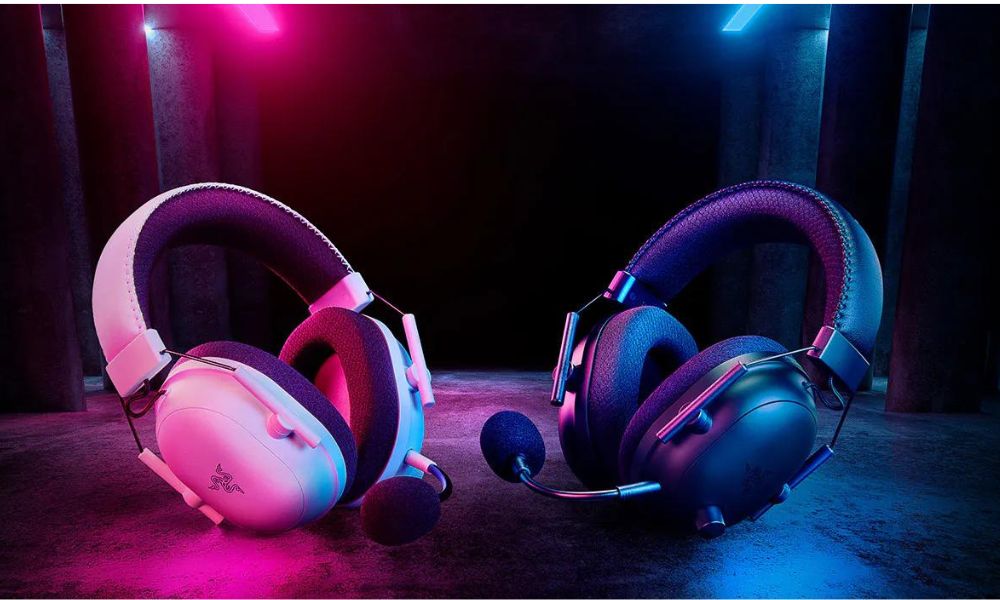 Earbuds vs Headphones: What’s Set to Be Your Next Buy?