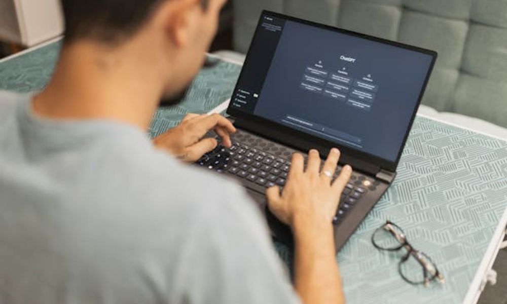 Give AI a Shot: Here’s How To Set Custom Instructions on ChatGPT