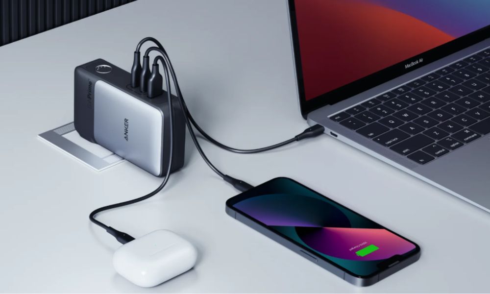 Essential travel gadgets 2024