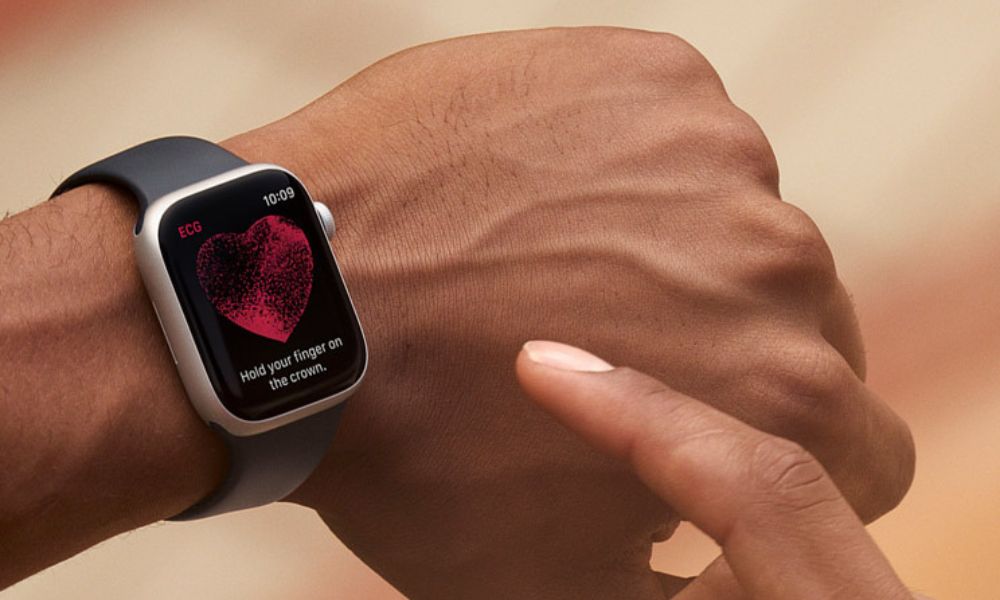 Best ECG Smartwatches 2025: FDA-Approved Apple, Samsung, Fitbit & More
