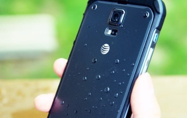 You Are Warned Not To Pour Wine on Your Galaxy S7 Active