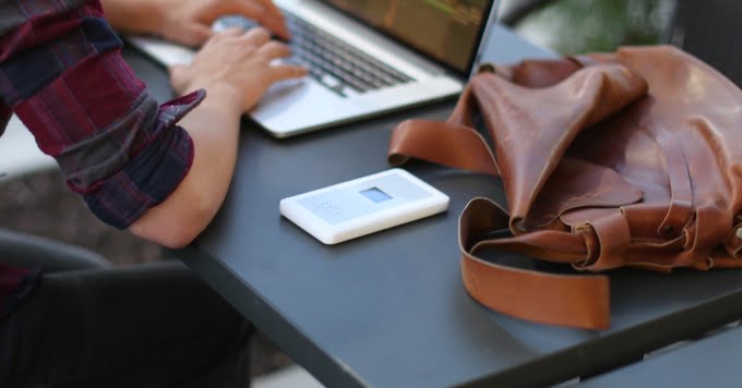 Enjoy unlimited 4G internet worldwide with the GeeFi device