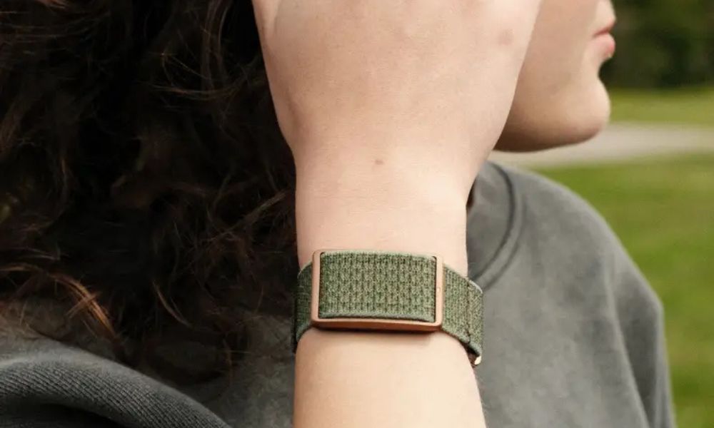 Polar Loop Wearable: Screenless, Affordable, and Subscription-Free