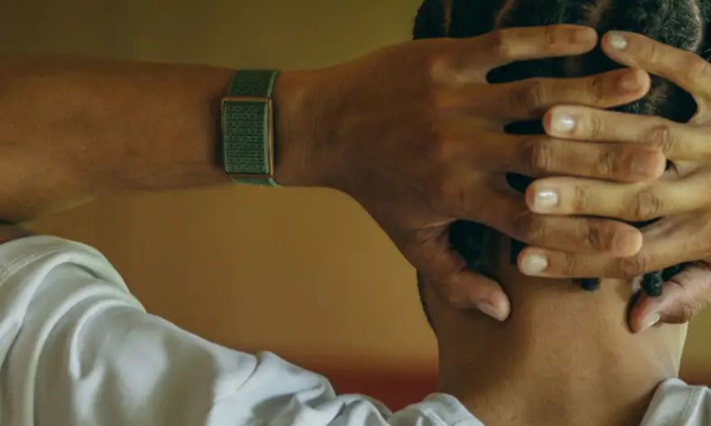 Polar Loop Wearable: Screen-Free, Affordable, and Subscription-Free