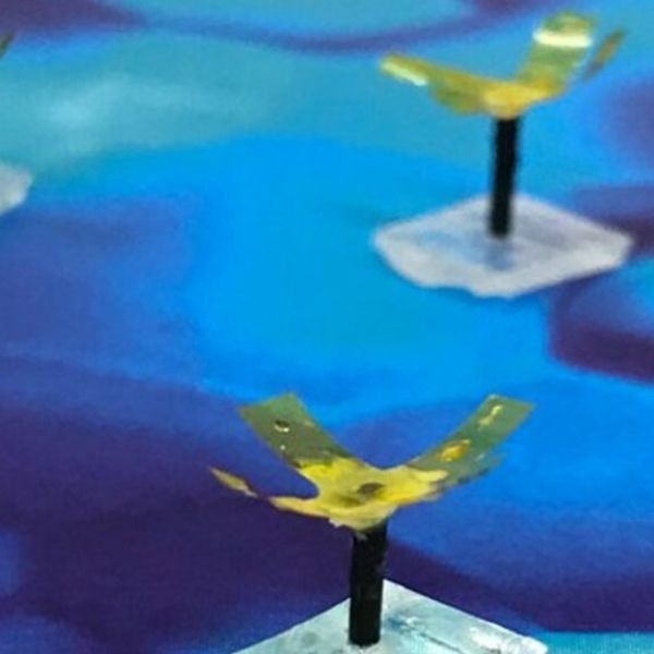 This Mini Robot moves by Magnetism and Light