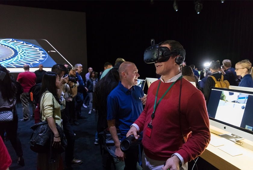 Apple iOS 11 Leaks: Face ID, Apple Pay, Wireless Charging, Camera Upgrade and more!